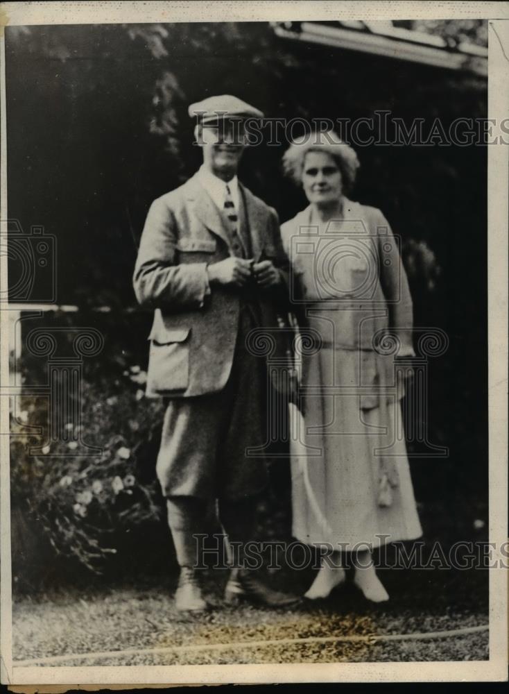 1924 Press Photo Professor & Mrs WL Carlyle caretakers of Prince of Wales ranch - Historic Images