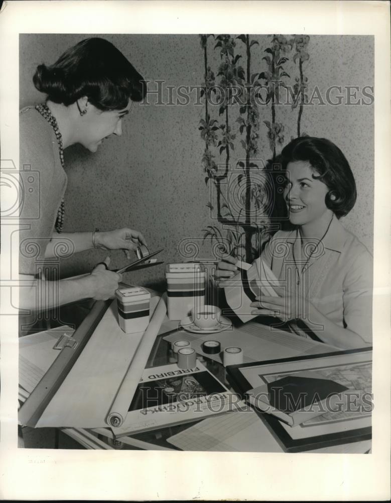 Press Photo Self sticking Mystik cloth tape used for decorating and mending - Historic Images