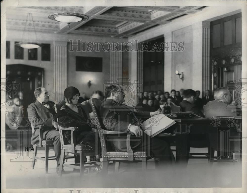 1930 Press Photo Mrs. O'Brien Overseeing Jury for Her Trial - Historic Images