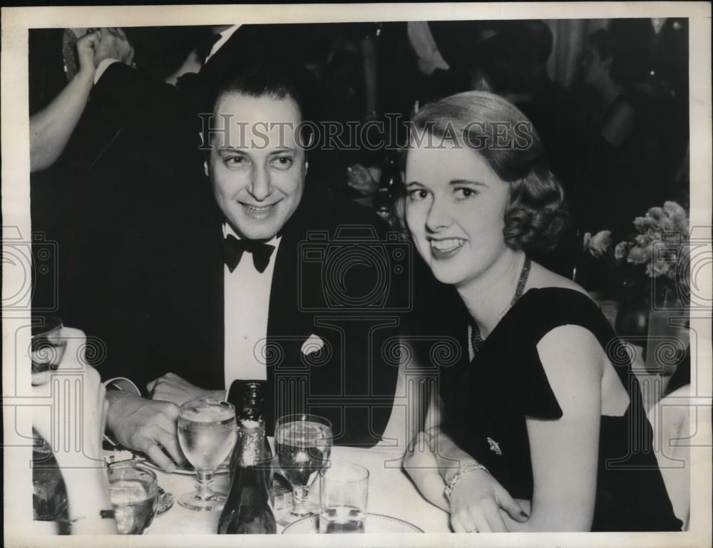 1937 Press Photo Miss Marie P. Scott Smiles At Camera With Donald S. Stralem - Historic Images