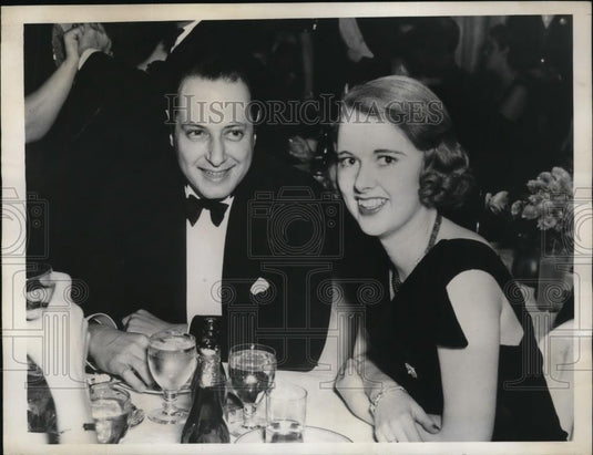 1937 Press Photo Miss Marie P. Scott Smiles At Camera With Donald S. Stralem - Historic Images