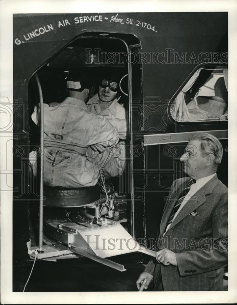 1941 Press Photo Los Angeles Calif A local parachute firm who was called upon - Historic Images