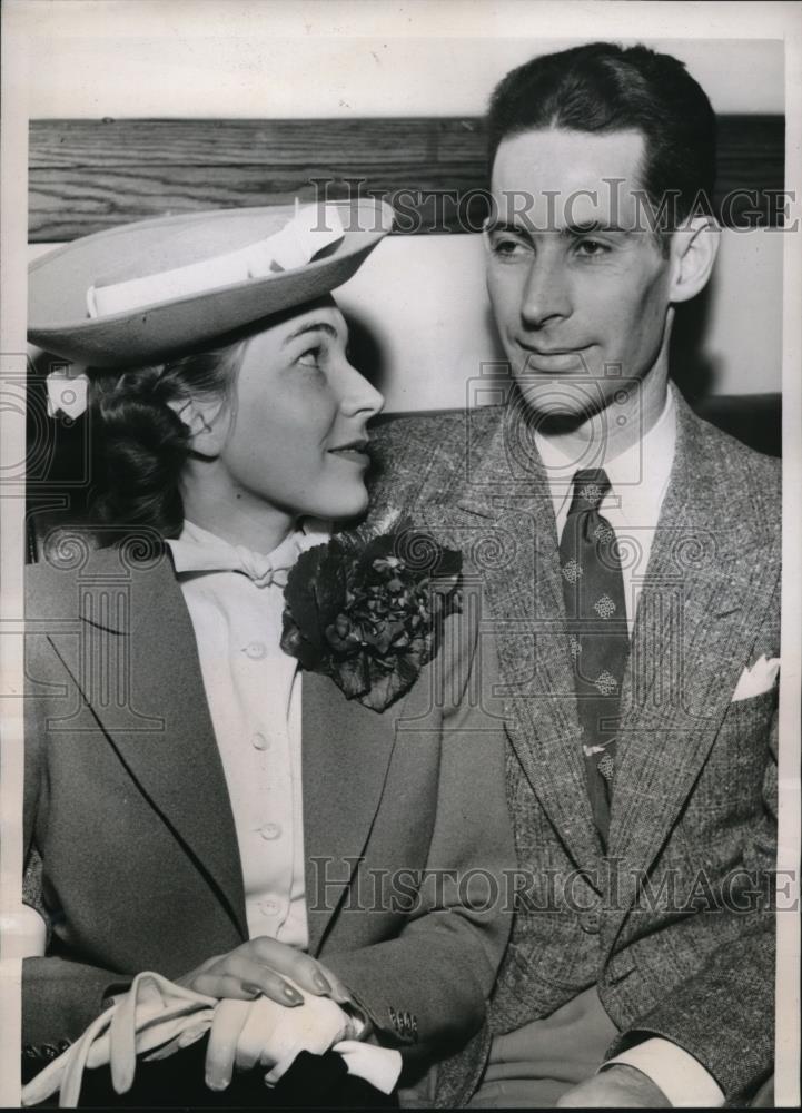 1940 Press Photo Dorothy E. Mewton &amp; Harold W. Truesdale in Easter Wedding photo - Historic Images