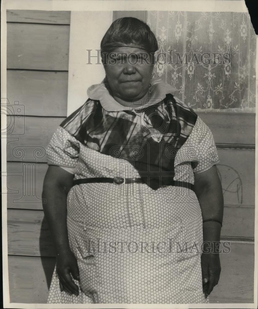 1930 Press Photo Mrs Claudia Corona eldest daughter of Mrs Soleraano - Historic Images