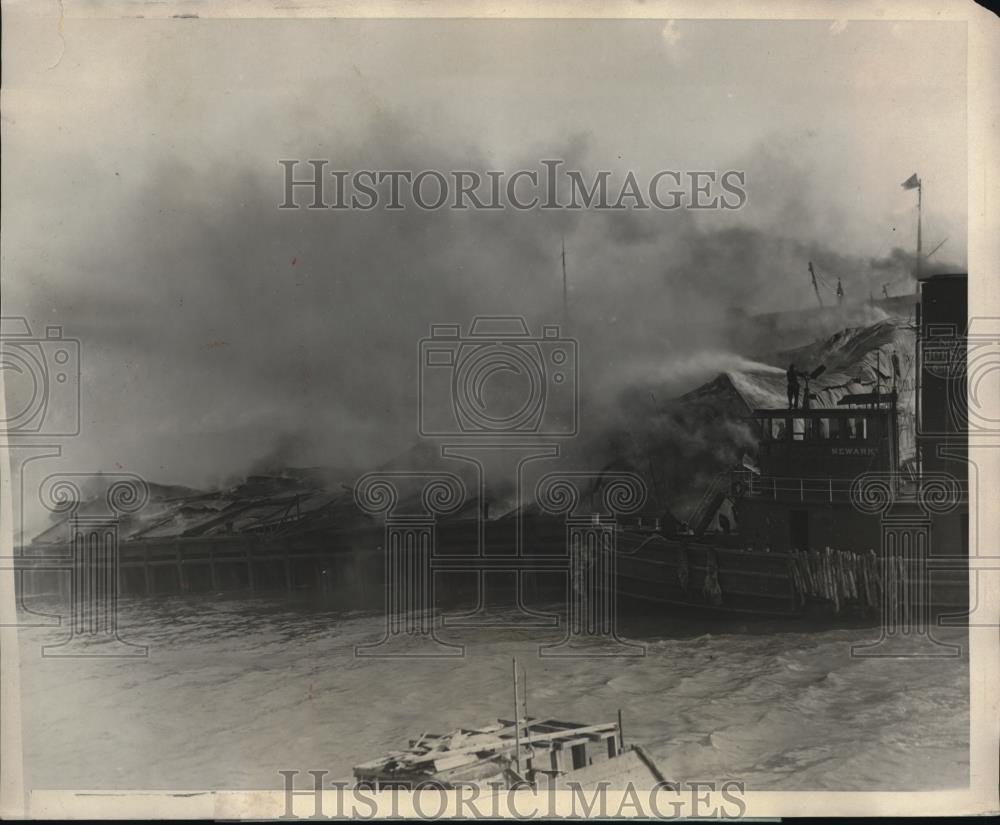 1924 Press Photo Spectacular fire destroys Pier 69 by the Columbia Steamship Co - Historic Images