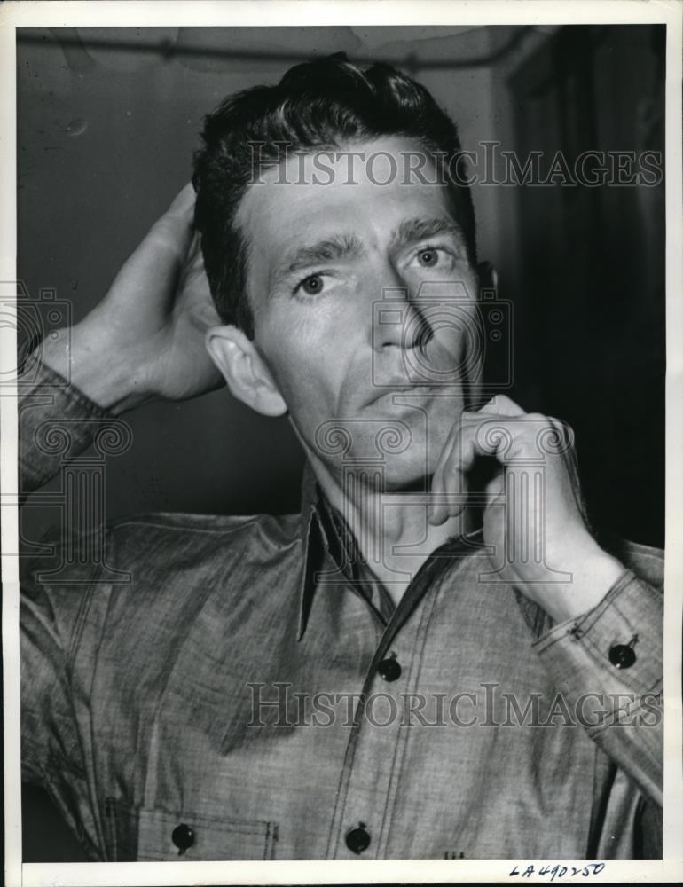 1939 Press gardener Photo Townsend Davis after police seized him in California - Historic Images