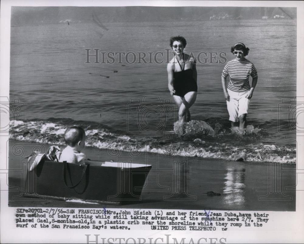 1956 Press Photo San Francisco Mrs John Sisch and friend Jean Duba have own - Historic Images