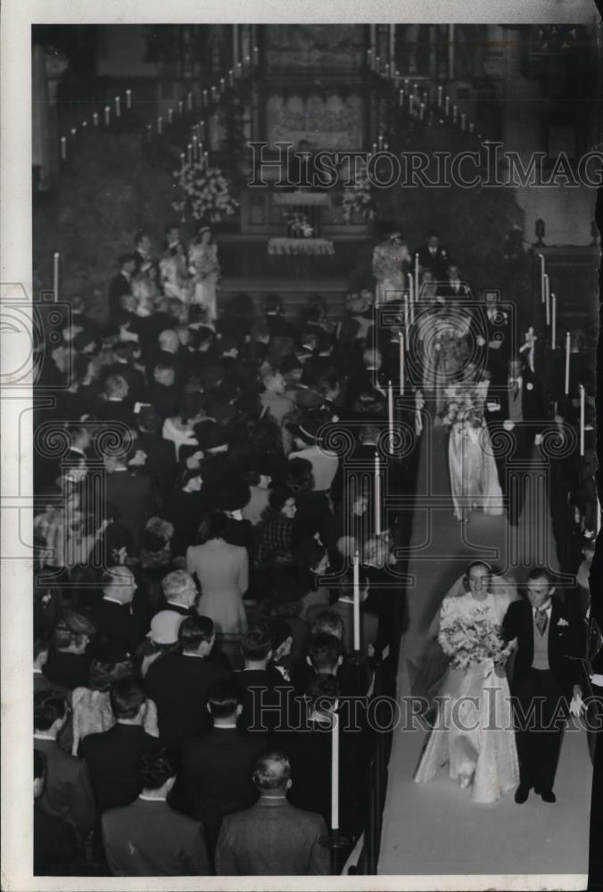 1940 Press Photo A Very Lovely Wedding Party - Historic Images