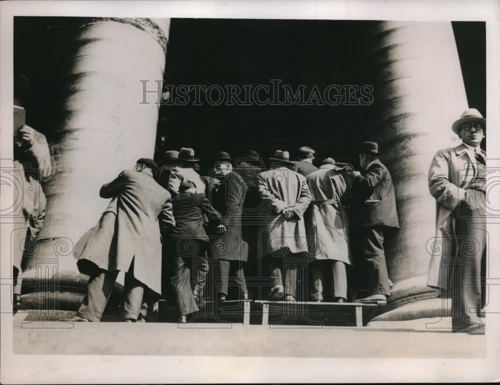 1936 Press Photo Curb markert of the Paris Bourse - Historic Images