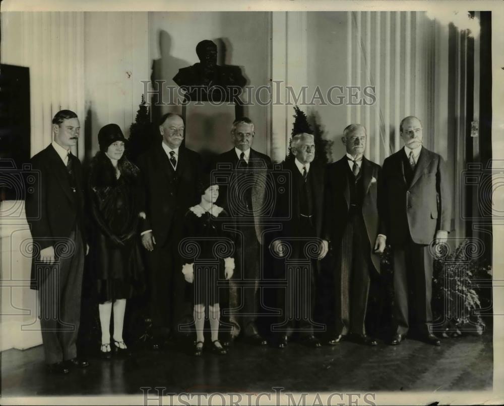 1928 Press Photo A Carnegie bust , R Miller, Mrs Rosewell,Mr & Mrs Carnegie - Historic Images