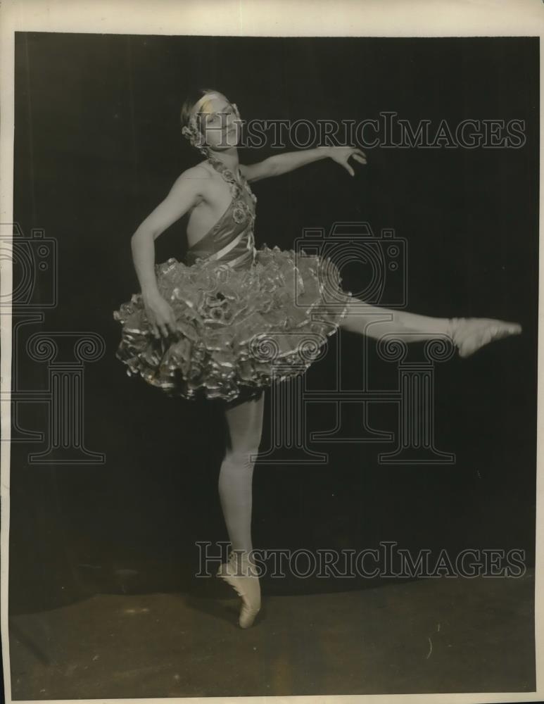 1927 Press Photo NYC Miss Barbara Cheney debutante at rehearsal - Historic Images