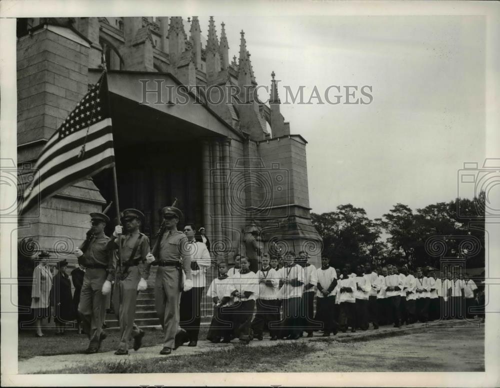 1947 Press Photo Washington Cathedral church leaders for pontifical mass - Historic Images