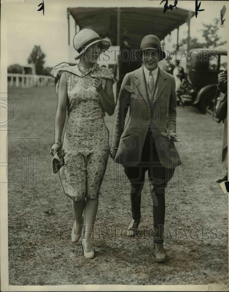 1929 Press Photo Mrs Roger Dryer &amp; Mrs Harry Durand Jr at Rumson CC in NJ - Historic Images