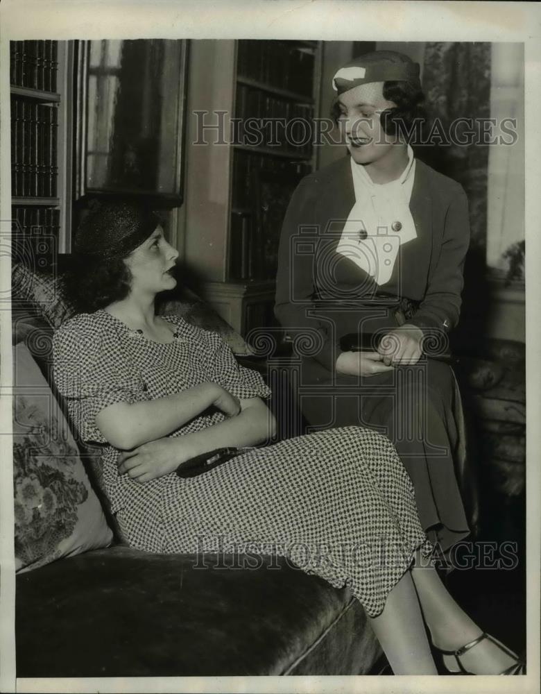 1933 Press Photo Georgette Belafield &amp; Betty Leighton,Butterfly Ball Members - Historic Images