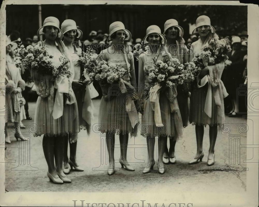 1930 Press Photo Lord Ashfield's daughter married to James Rutland,bridesmaids - Historic Images