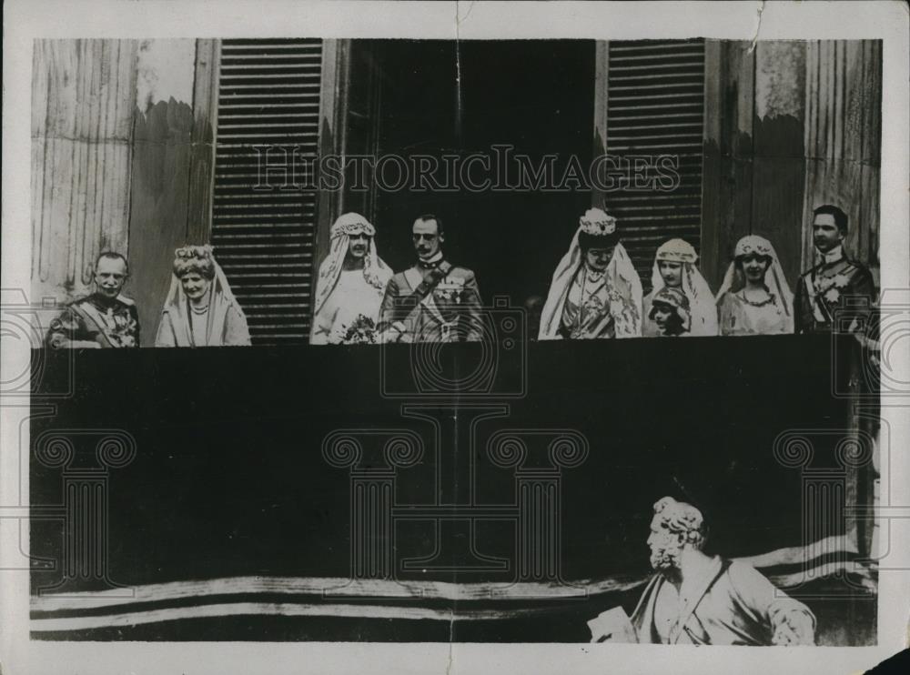 1923 Press Photo The Royal Bride and Bridegroom on the balcony of the Quirinal - Historic Images