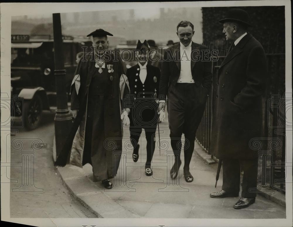 1931 Press Photo Dean of Windsor with friends coming away from St. James's - Historic Images