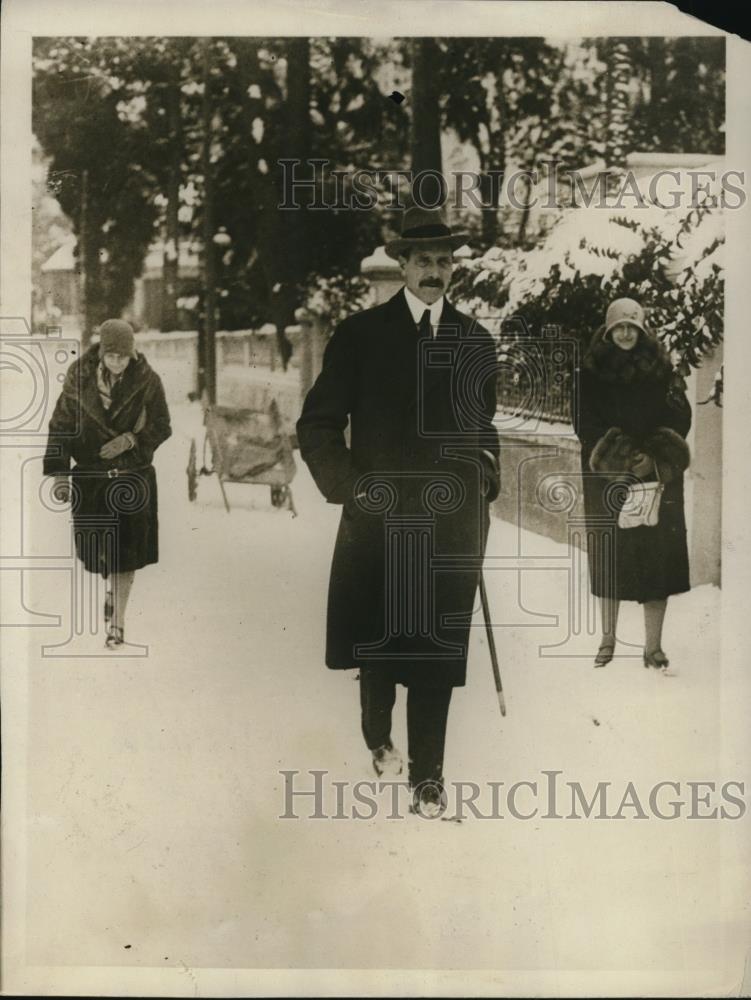 1929 Press Photo King and Queen of Denmark Vacation in Riviera During Snow - Historic Images