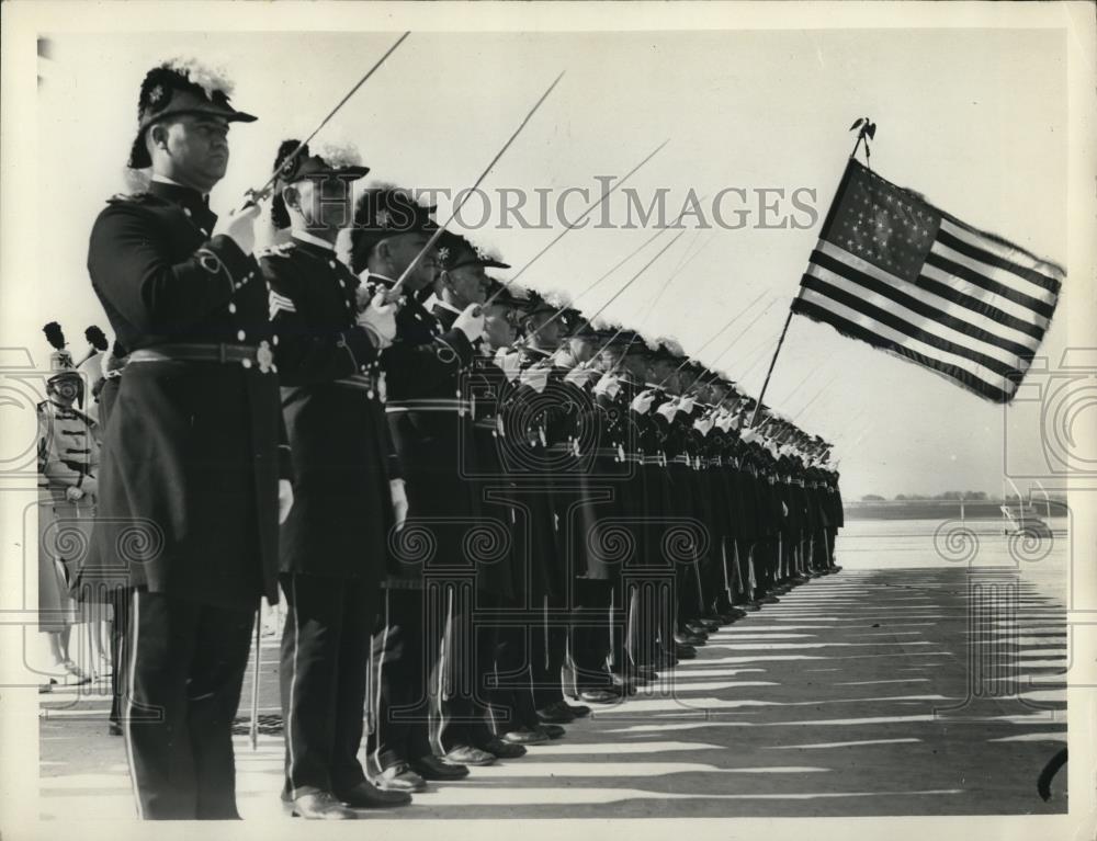 1936 Press Photo Knights of St John&#39;s salute Cardinal Pacelli - Historic Images