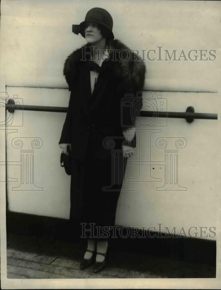 1923 Press Photo Miss Mary E Leary arrives in NY from Europe - Historic Images