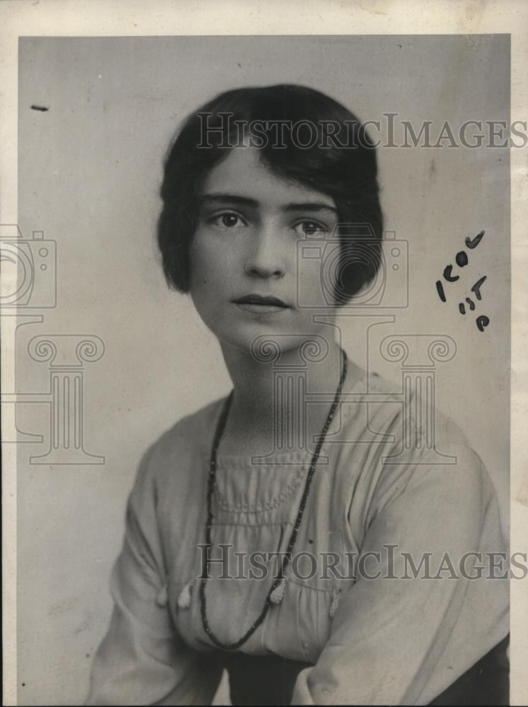 1923 Press Photo Yvonne Rosamond Gage, English Debutante - Historic Images