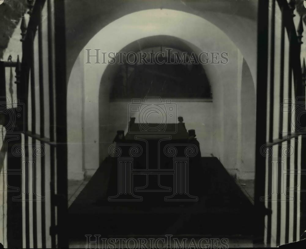 1923 Press Photo Bier used for George Washington&#39;s remains &amp; other presidents - Historic Images