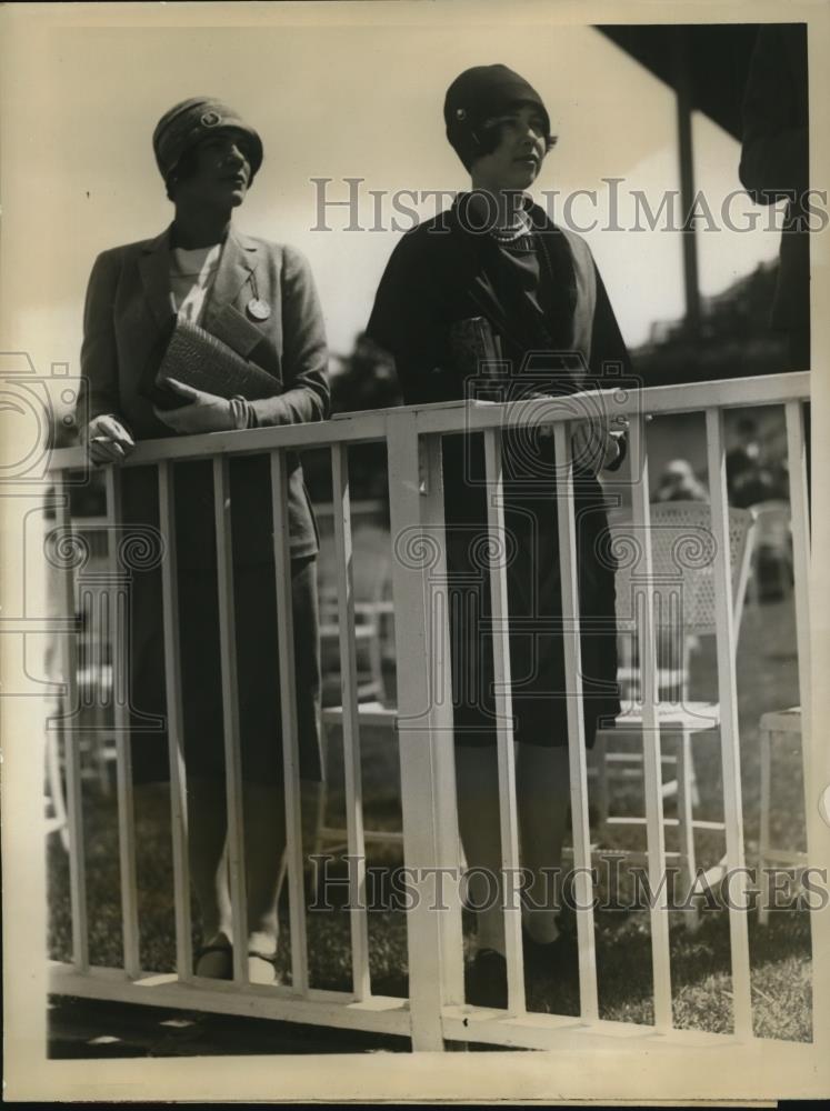 1927 Press Photo Mrs. L. Gordon Hammersley, Noel Sellar at Belmont Park Races - Historic Images