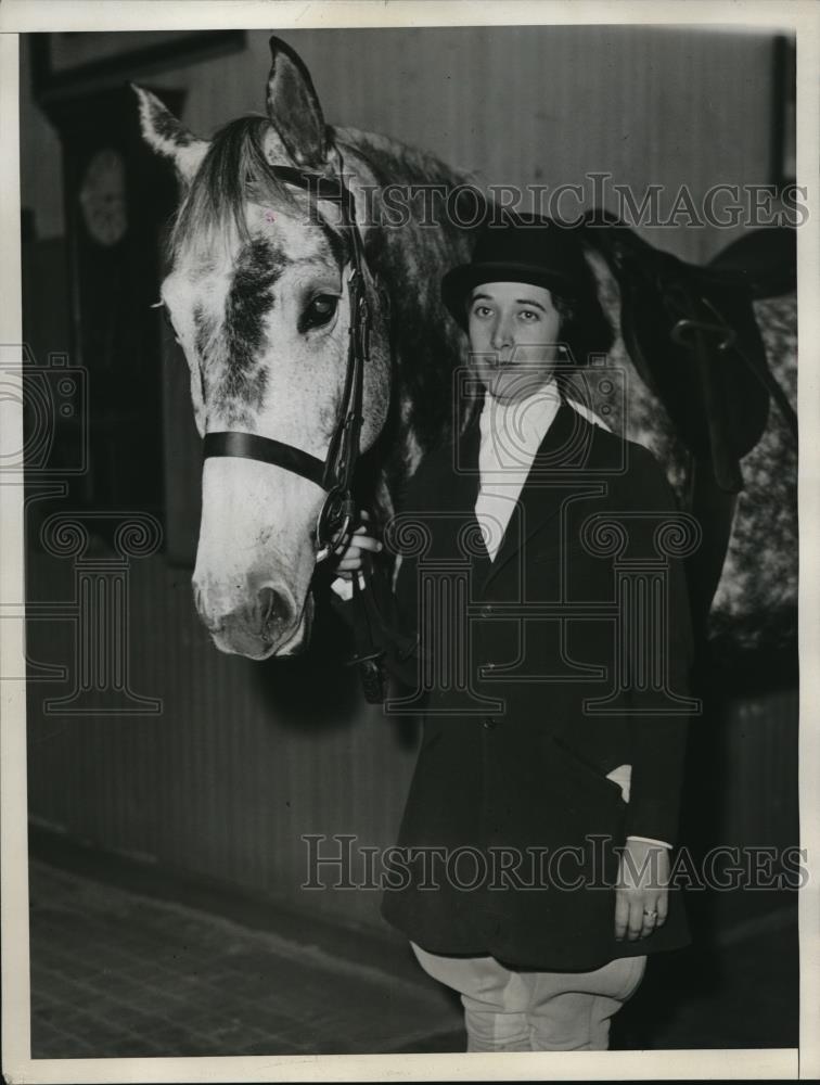 1934 Press Photo Mrs. Folke Neilson and horse Sporthouse, New York Horse Show - Historic Images