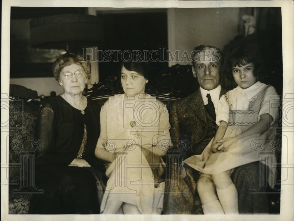 1925 Press Photo Mrs JD Roberston, Mrs CE Sherrill Col Sherill & daughter - Historic Images