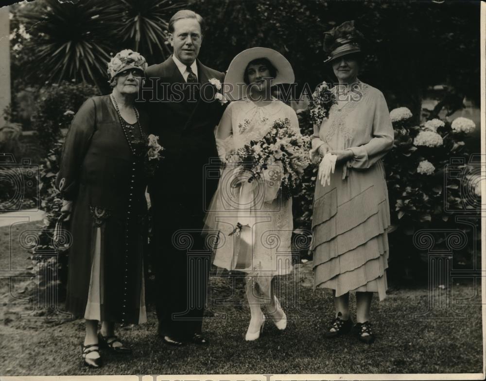 Press Photo Robert Leonard , Gert Olmstead & mom & dad at Wedding - Historic Images