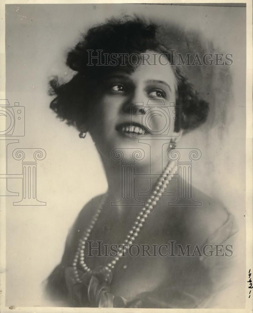 1923 Press Photo Mrs Anna Kuaska, beaten by robbers - Historic Images
