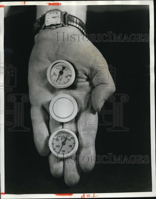 1968 Press Photo Skin Thermometers "Disease Seeker" Body hot spots give clues - Historic Images