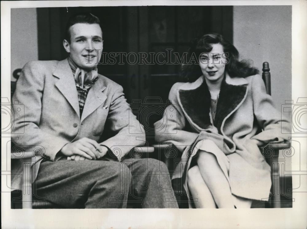 1946 Press Photo Austin Ledyard Sands, Jr. And Fiancee Countess De Rougemunt - Historic Images