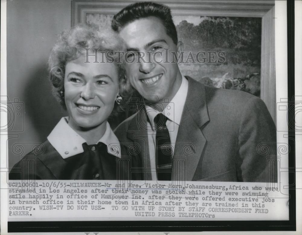 1955 Press Photo Mister and Missus Victor Horn Celebrate New Jobs After Robbery - Historic Images