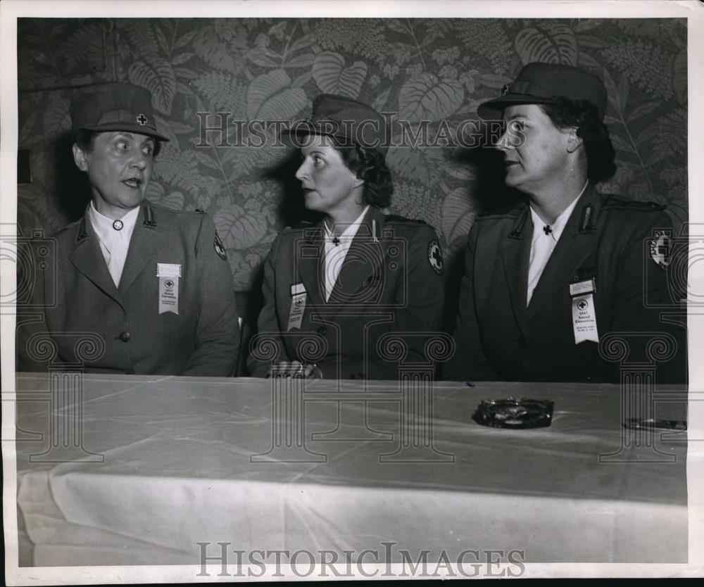 1947 Press Photo Administrators of Red Cross volunteer service - Historic Images