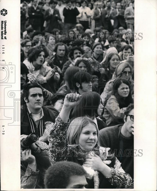 1970 Press Photo Power through love may be symbolized by University of R.I. - Historic Images