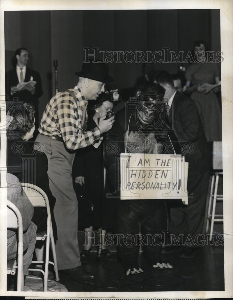 1950 Press Photo Monkey-Shines - Historic Images