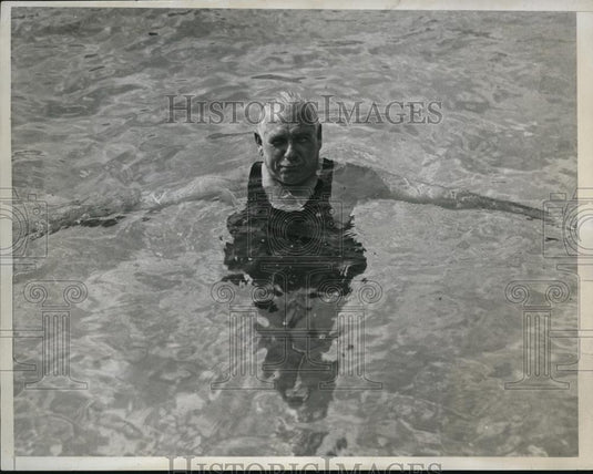 1934 Press Photo Enjoying the Florida Sunshine Hammerstein, Theatrical Producer - Historic Images