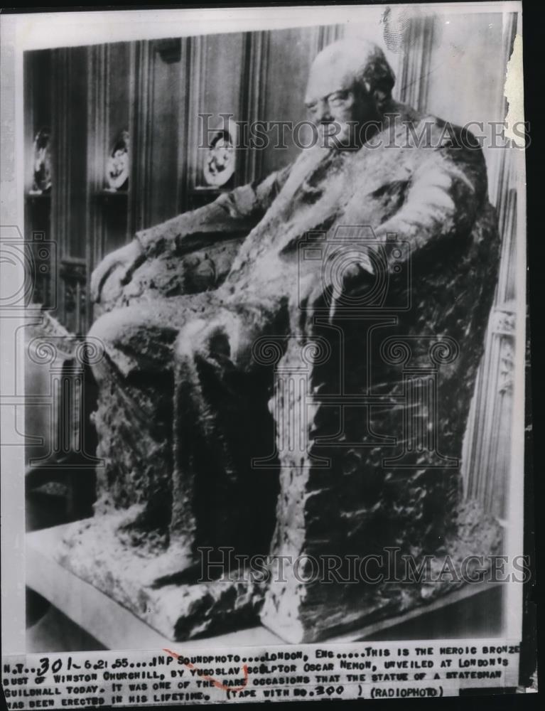 1955 Press Photo London Bronze statue of Winston Churchill by Sculptor Oscar - Historic Images