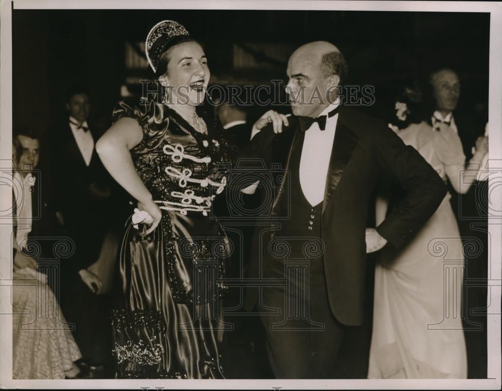 1937 Press Photo Miss Claire De Gerenay &amp; JT Vogel dance a polka - Historic Images