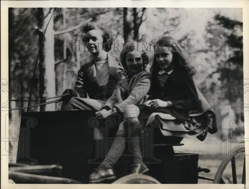 1933 Press Photo Aiken SC Nancy Redmond, Natalie Hazard &amp; Mrs G Redmond - Historic Images