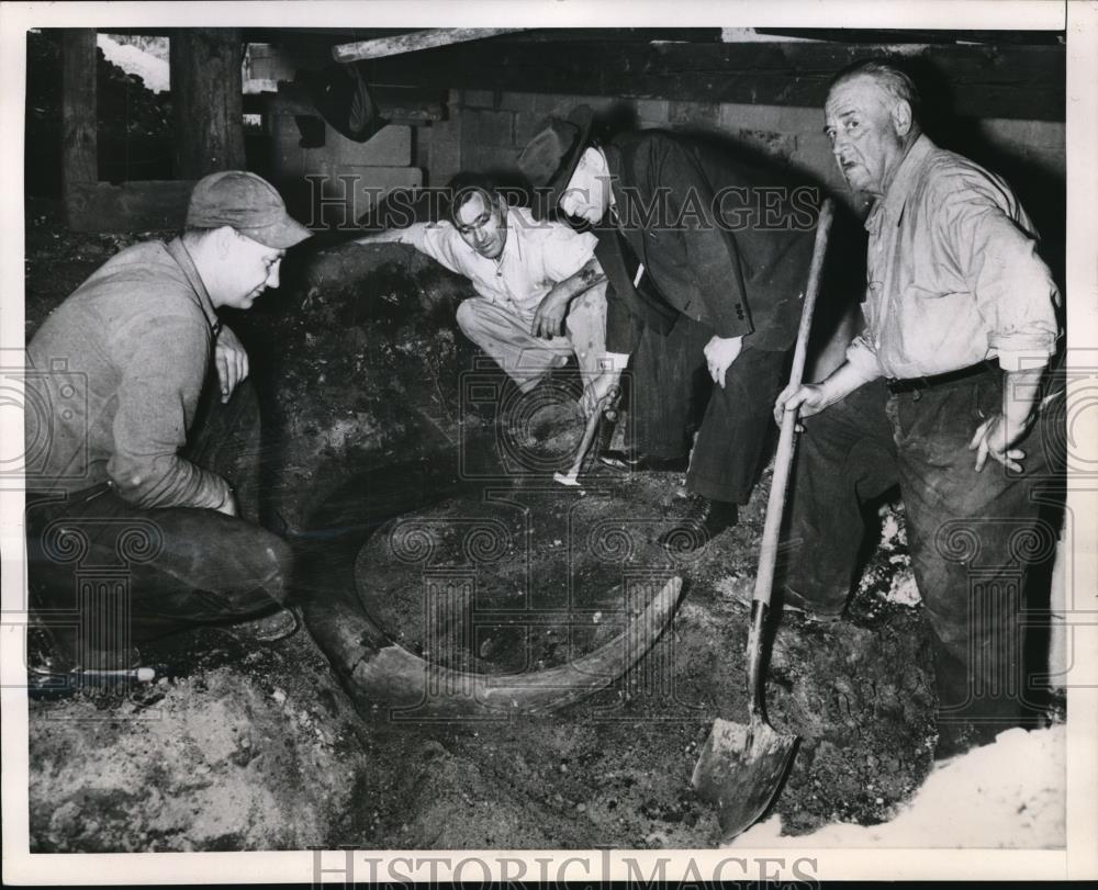 1952 Press Photo (L-R)Jack Coakley;Walter Raymond;Clarence Smith &amp; Glenn Coakley - Historic Images