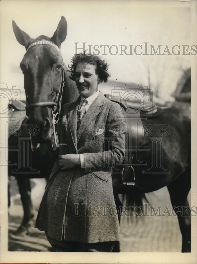 1927 Press Photo New Jersey Socialite Alice Young on Horseback, Hot Springs VA - Historic Images