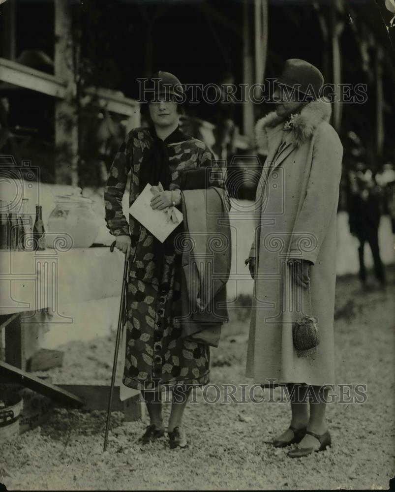 1925 Press Photo Mrs Rbt Stansfield &amp; daughter Barbara - Historic Images