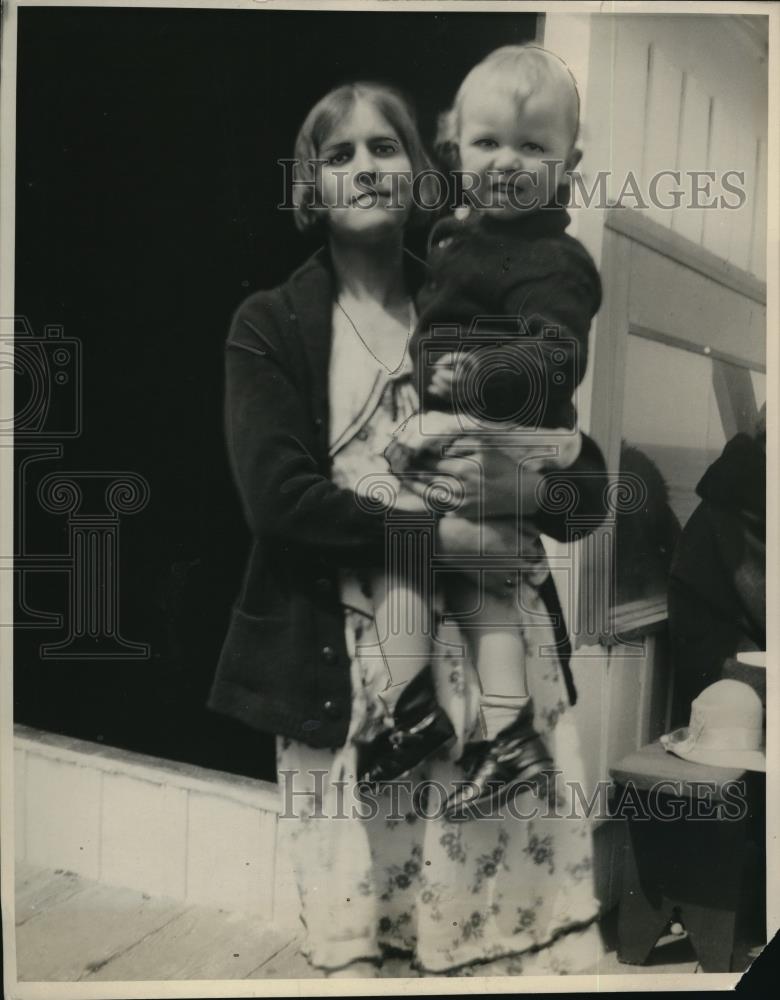 1929 Press Photo Grace Atkinson &amp; daughter Delpha age 2 - Historic Images