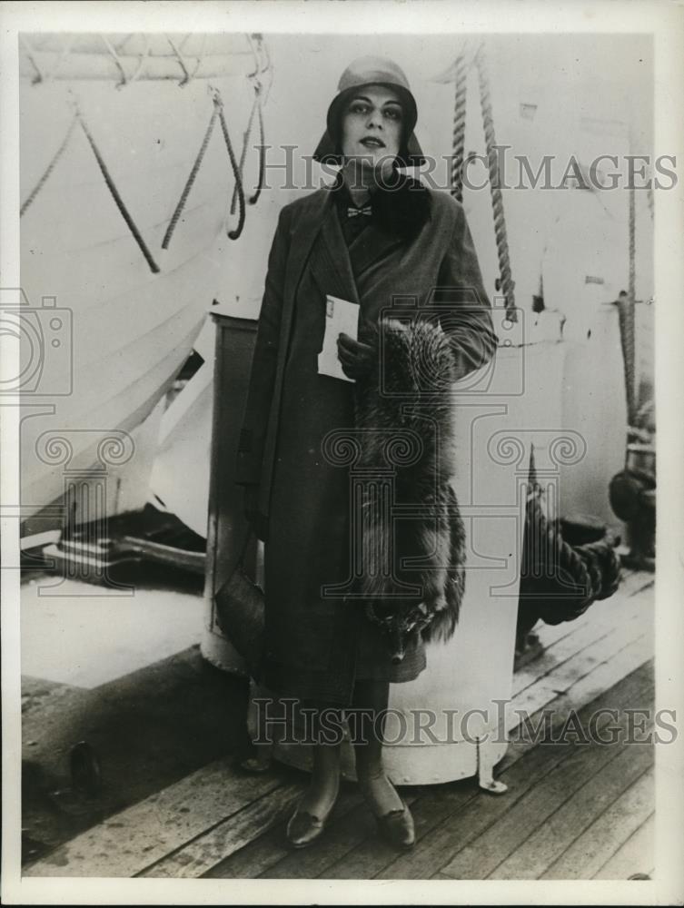 1929 Press Photo Muriel Boxton Bellini shown as she arrived in New York City on - Historic Images