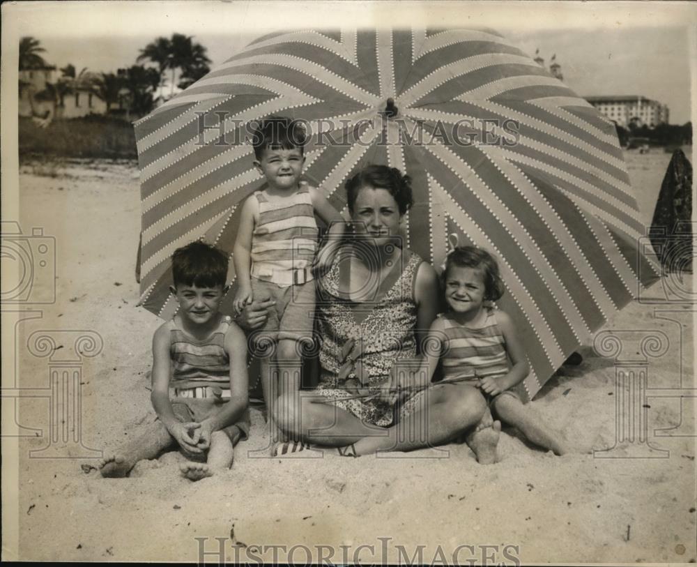 1929 Press Photo Mrs Percival Frazer &amp; kids Percy, Robert, Betty in Florida - Historic Images