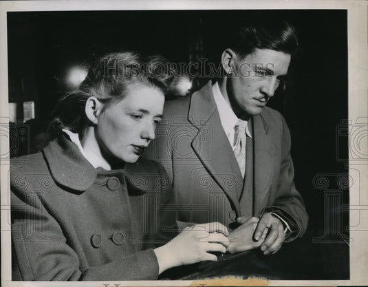 1948 Press Photo Jean Butler and Luke Lindau in St. Brendan's church - Historic Images