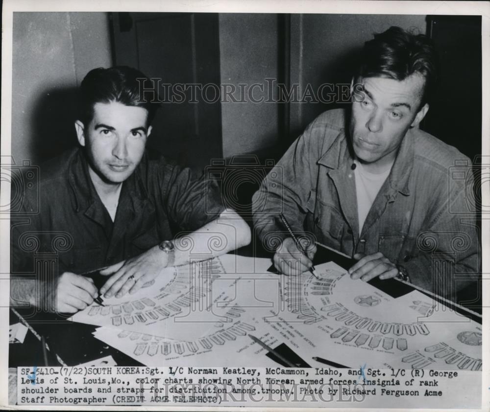 1951 Press Photo Norman Keatley &amp; George Lewis Color Charts Showing Armed Forces - Historic Images