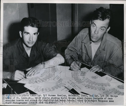 1951 Press Photo Norman Keatley & George Lewis Color Charts Showing Armed Forces - Historic Images